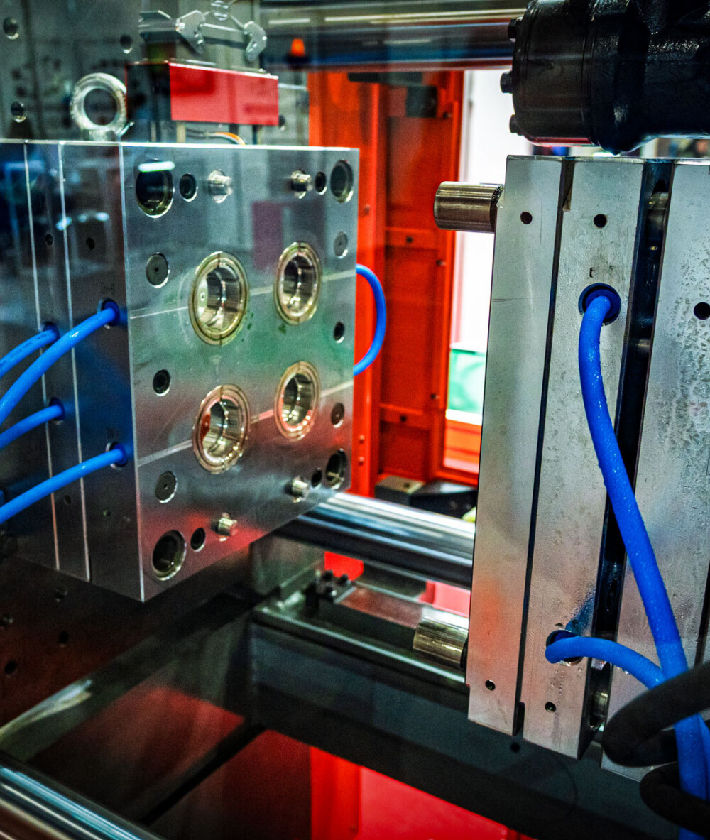 Injection moulding machine