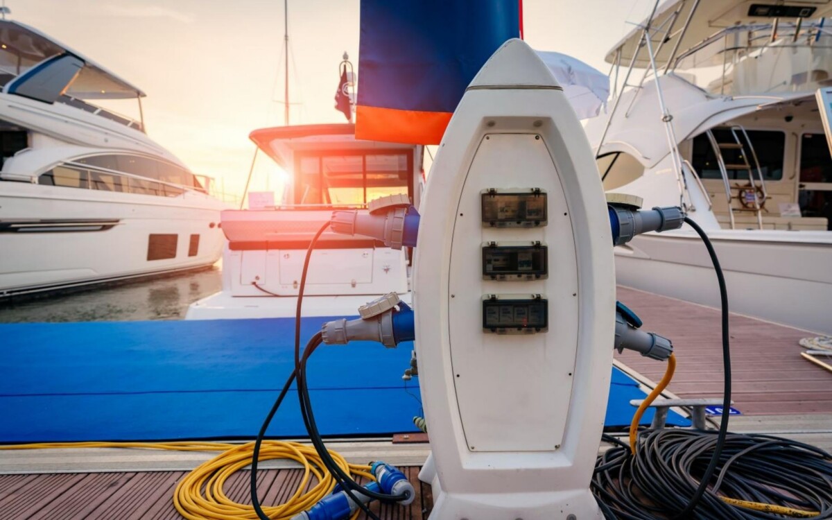 Imgi 36 shutterstock 1312767953 electric ship 1 0