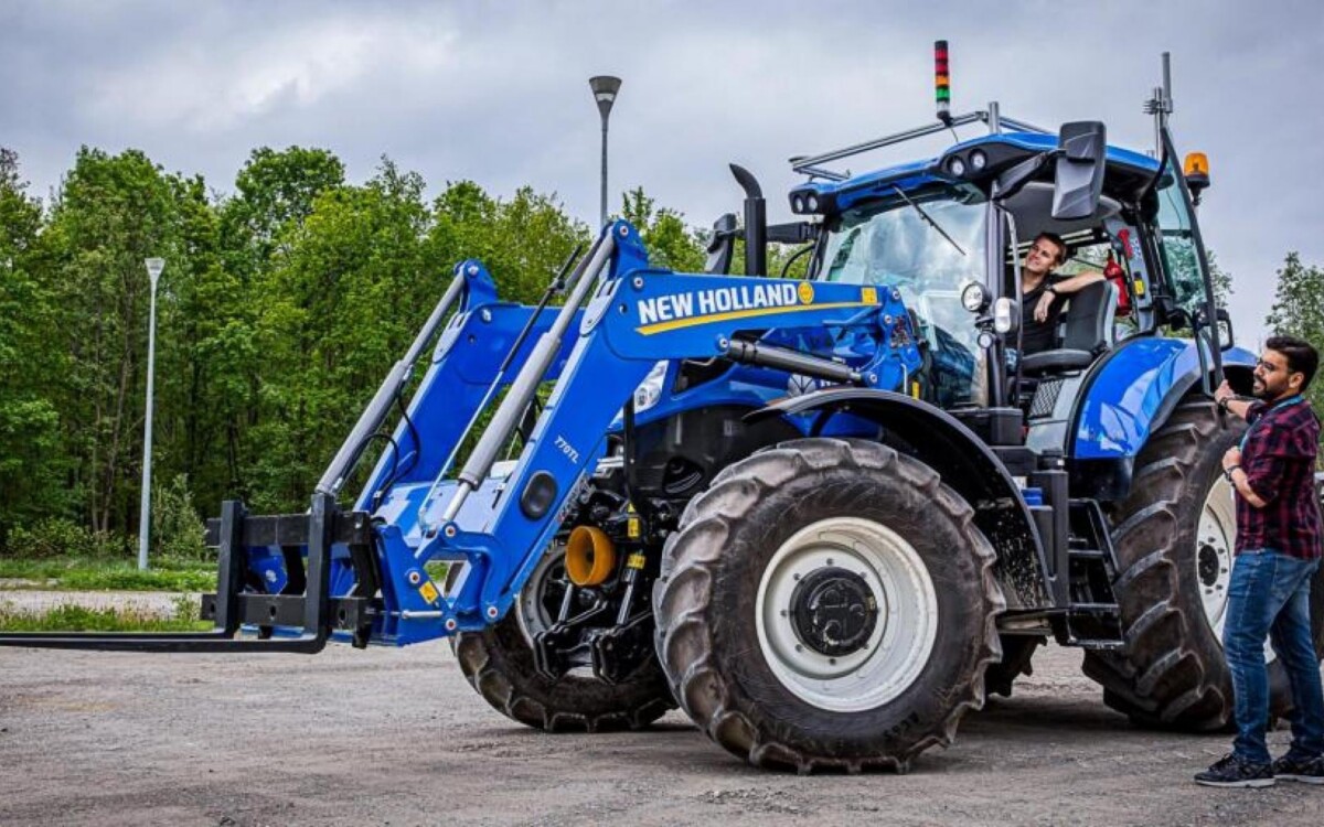 Imgi 73 Flanders Make Tractor 1