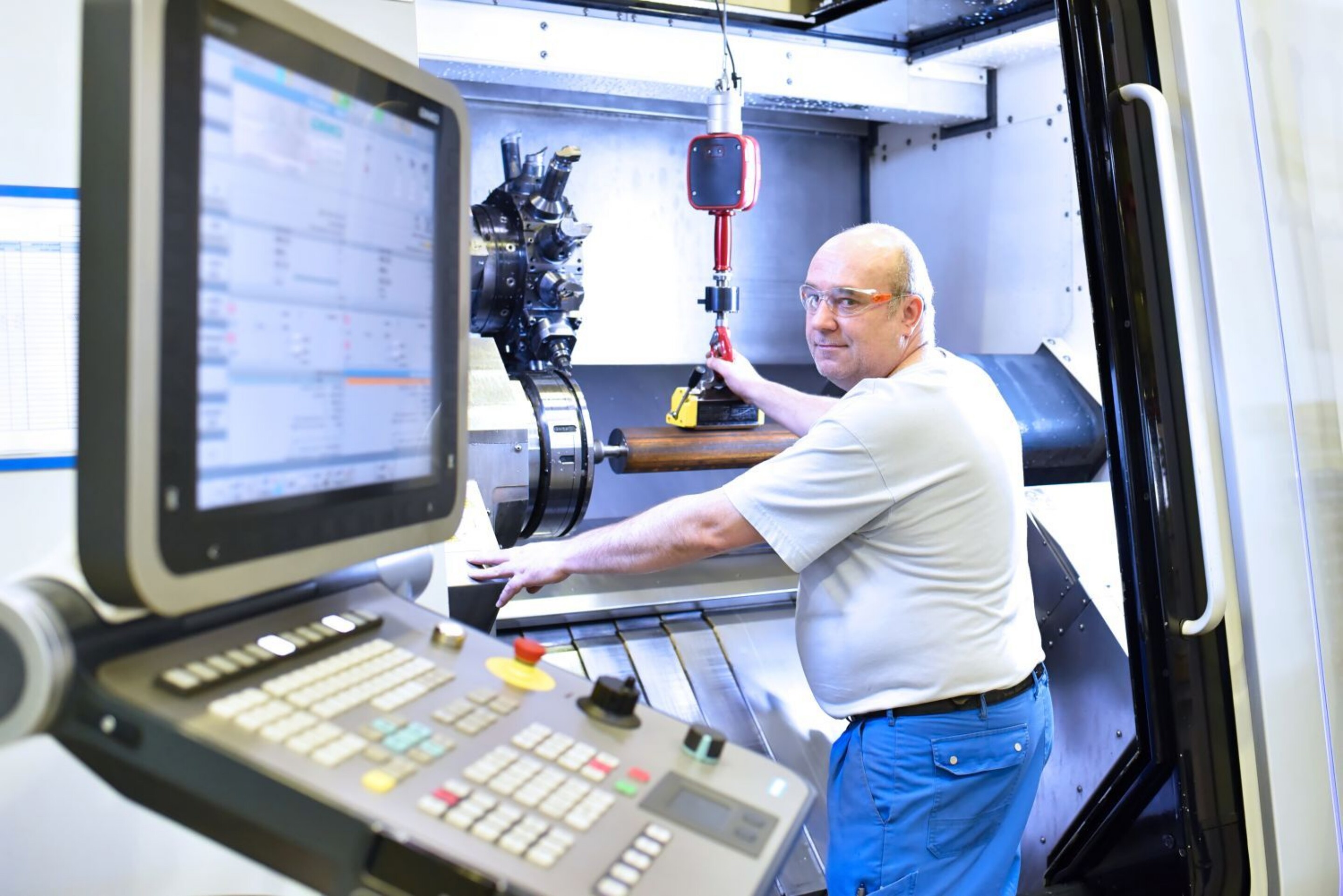 Adobe Stock 499632033 cnc older maatwerk