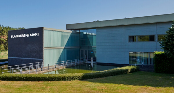 BEN0025 aangepast logo op gevel